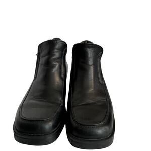 SKU 1475 LL Bean Women's Black Leather Pull-On Booties Size 8